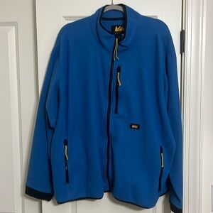 REI Trailsmith fleece jacket Blue w/gold highlights. Lightly worn, no flaws. XXL